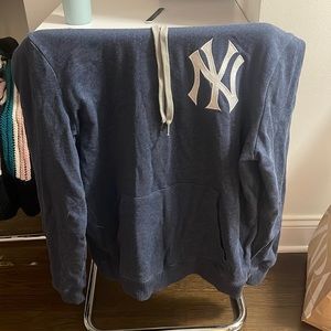 Women’s L Yankees Sweatshirt
